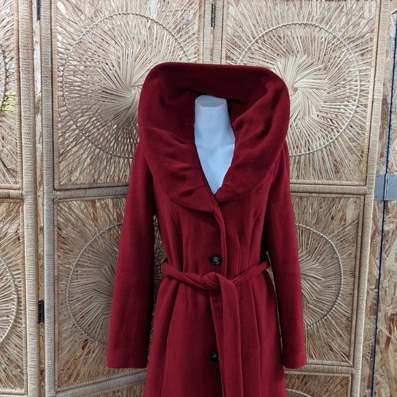 Calvin Klein - Picture 7 of 9